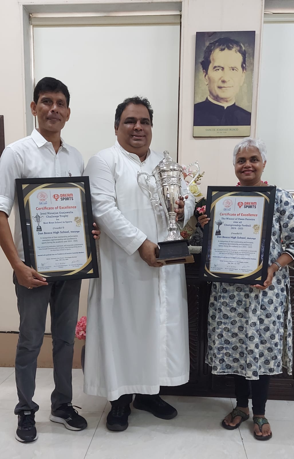 Congratulations to our Sports boys!-Jesal Niranjan Ganjawalla Challenge Trophy’ for boys for the Best All-Round Performance in Sports for the year 2024-25.