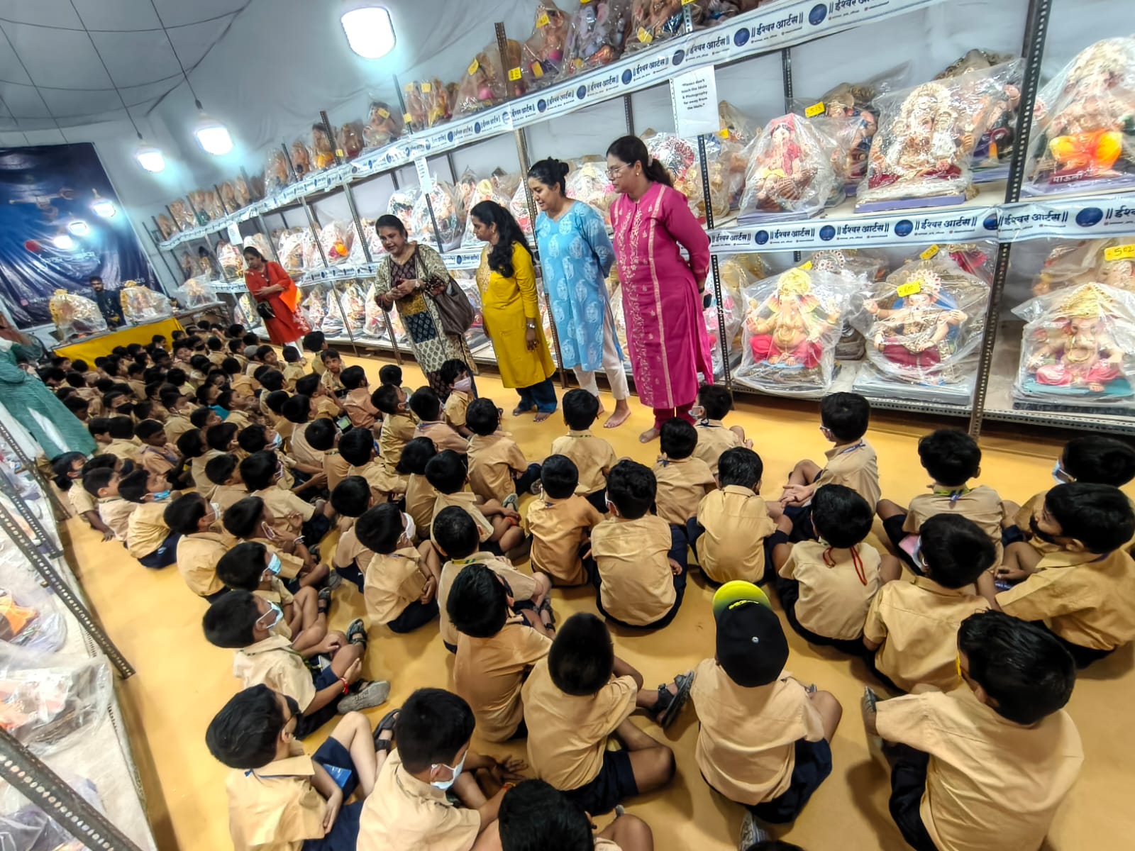 Sr. KG Field Trip to Parel Workshop – Exploring the Making of Ganapati Idols